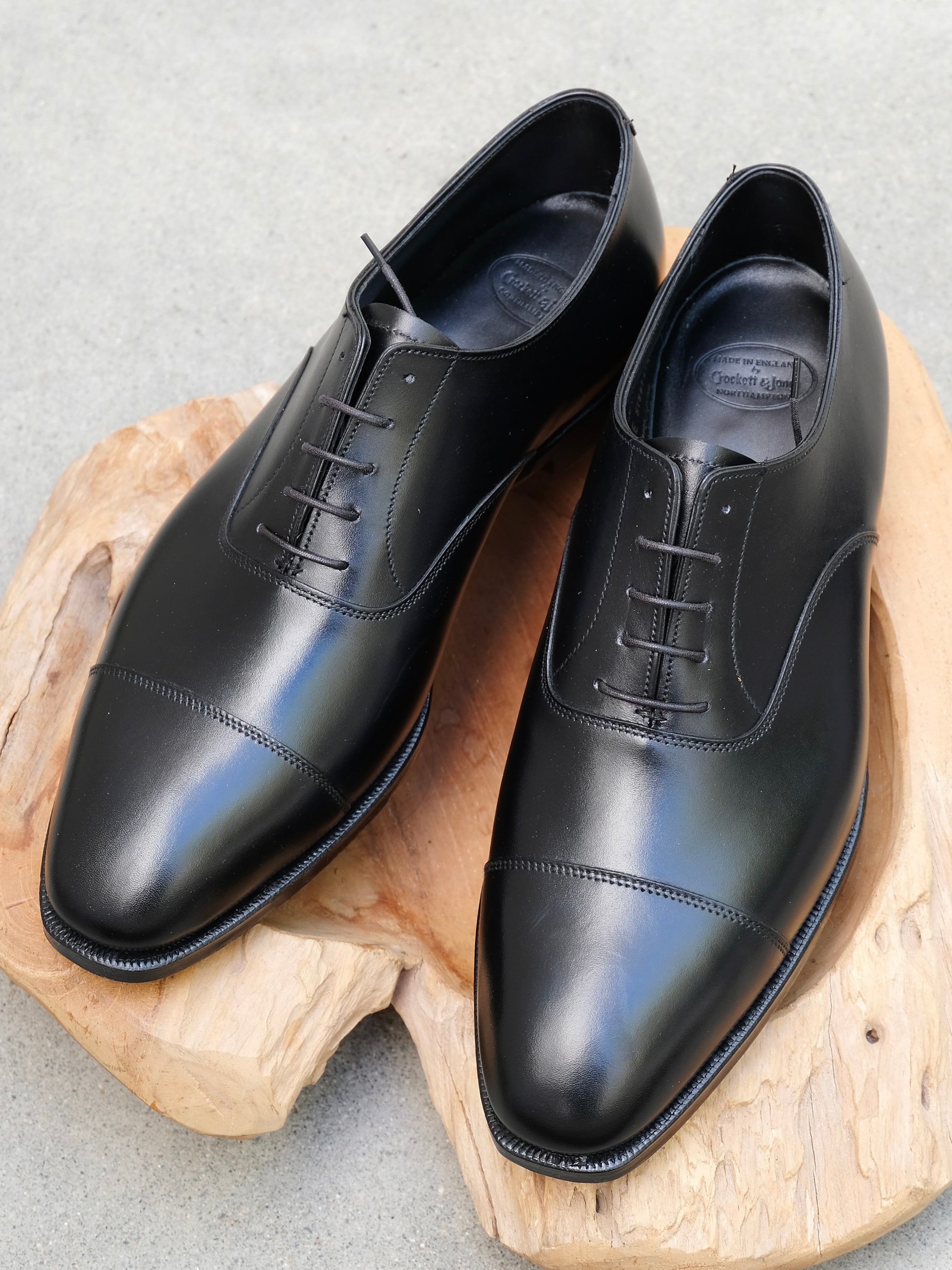 Crockett & Jones Audley en Dark Brown Calf — plain-toe Oxford