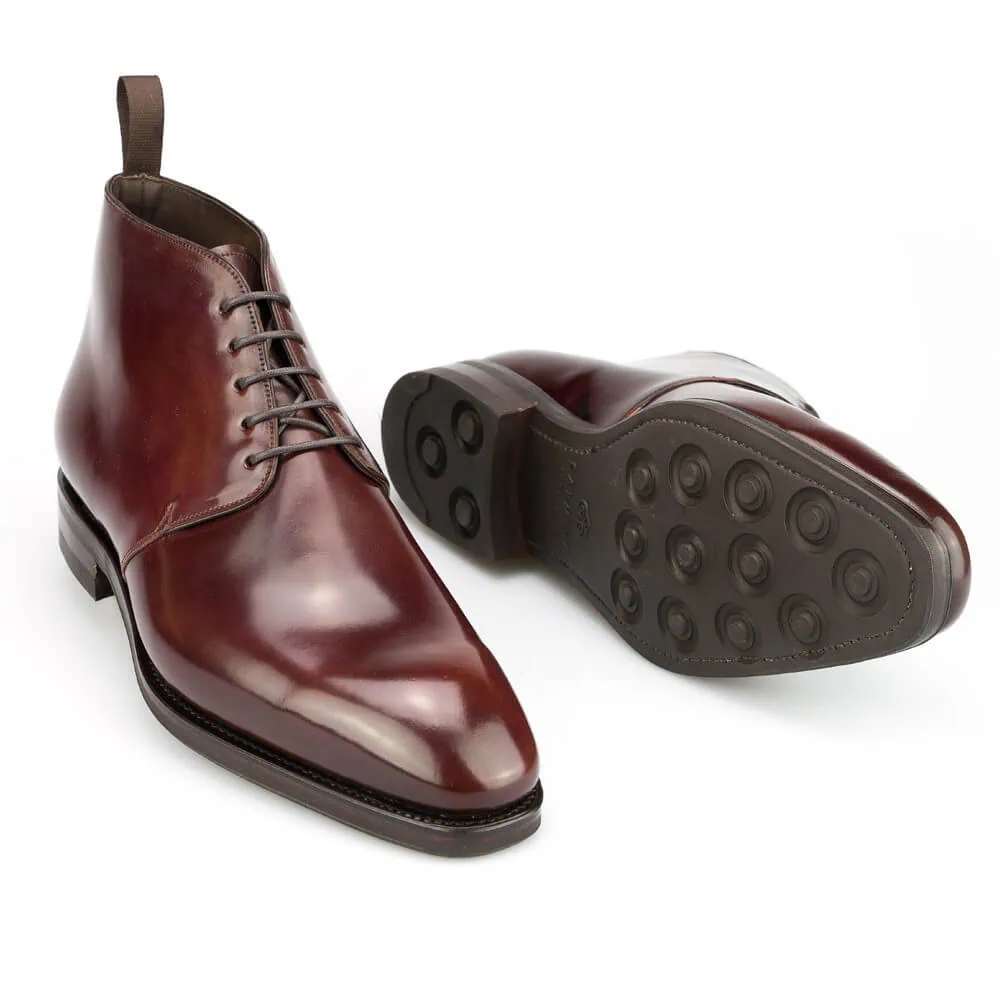 Carmina Chukka Boots 905 en Shell Cordovan Burgundy — detall de la construcció Goodyear Welt